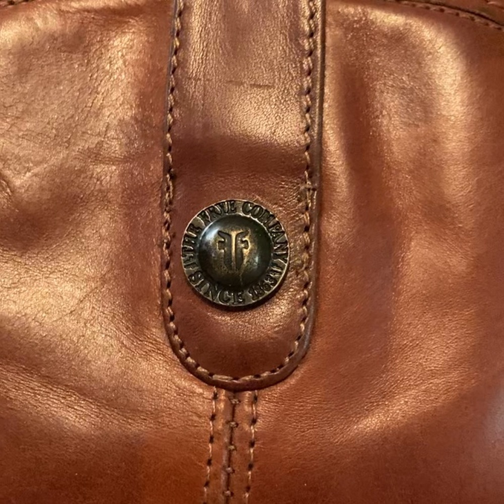7 1/2 Frye boots